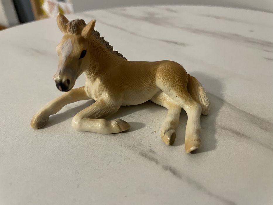 Schleich 13292 leżący źrebak UNIKAT wycofany z produkcji