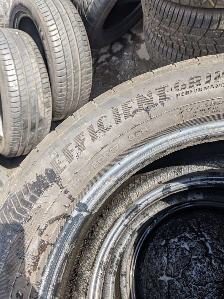 215/60R17 Goodyear 96H