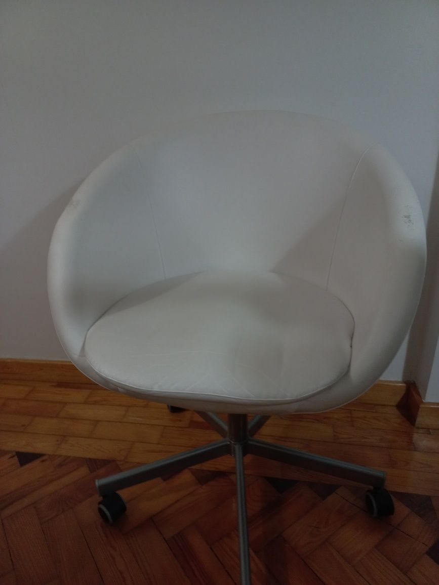 Skruvsta cadeira giratoria ikea