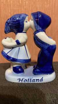 Фарфоровая статуэтка Поцелуй. Сделана в Голландии.