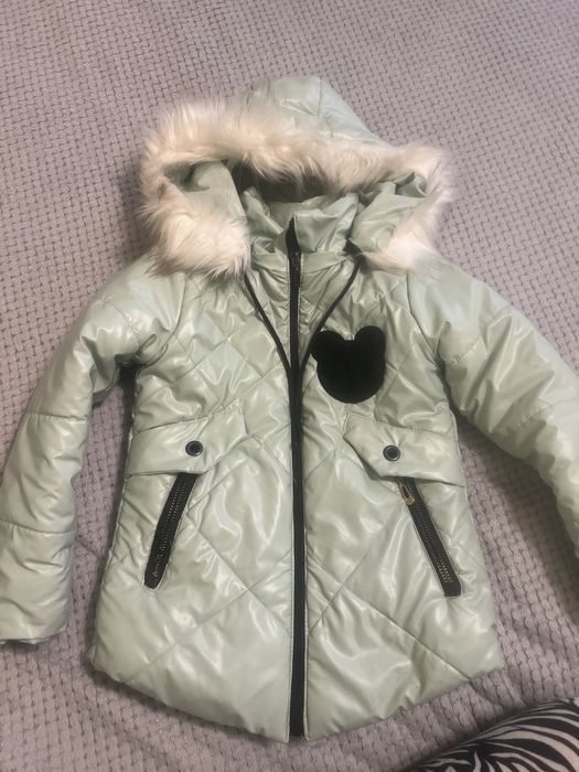 Гарна зимова курточка на 4 рочки