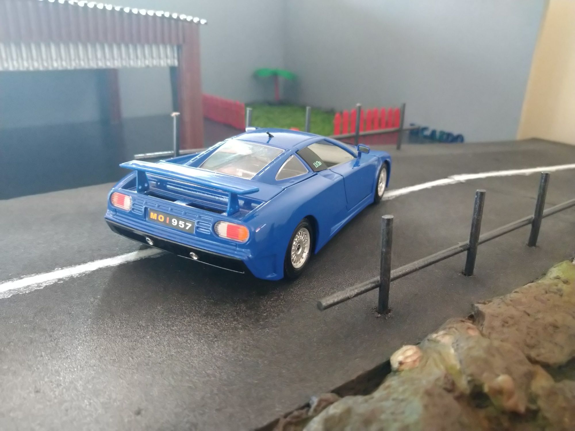 Bugatti EB110 - Bburago 1/24