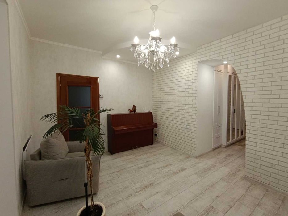 ПРОДАЖ 3-кімн. з АЕО у центрі міста (А)