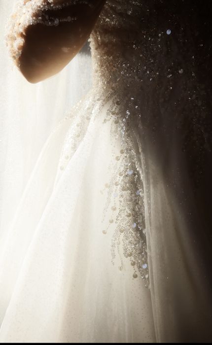 Весільне плаття молочного кольору