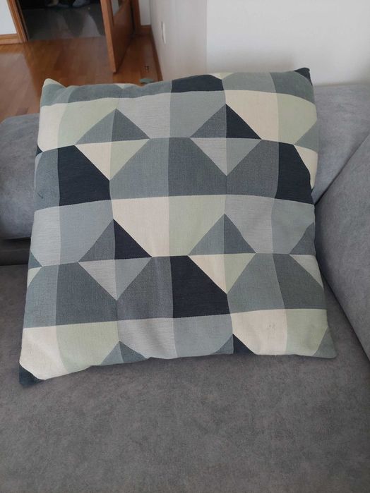3 Almofadas decorativas (almofadas e capas em tons azul)