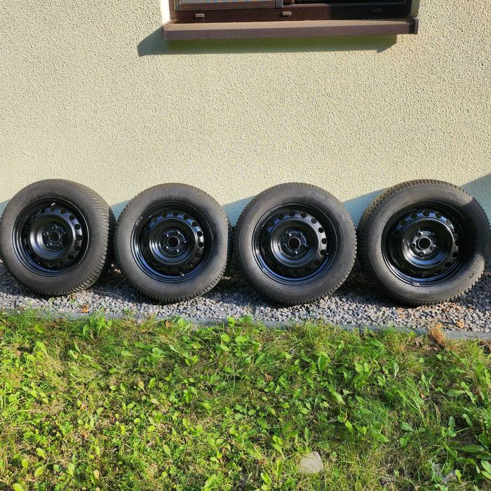 Koła zimowe 15 Toyota Yaris (2022) - felgi stalowe + opony