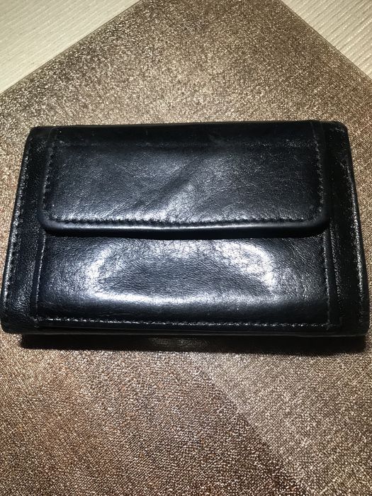 Czarny portfel danski Patra ze skóry średni.