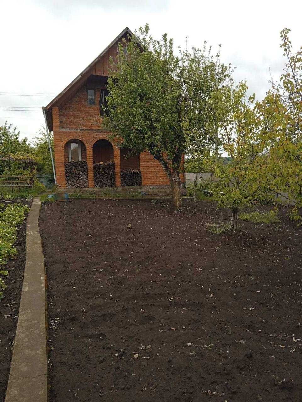 Продам дачний будинок