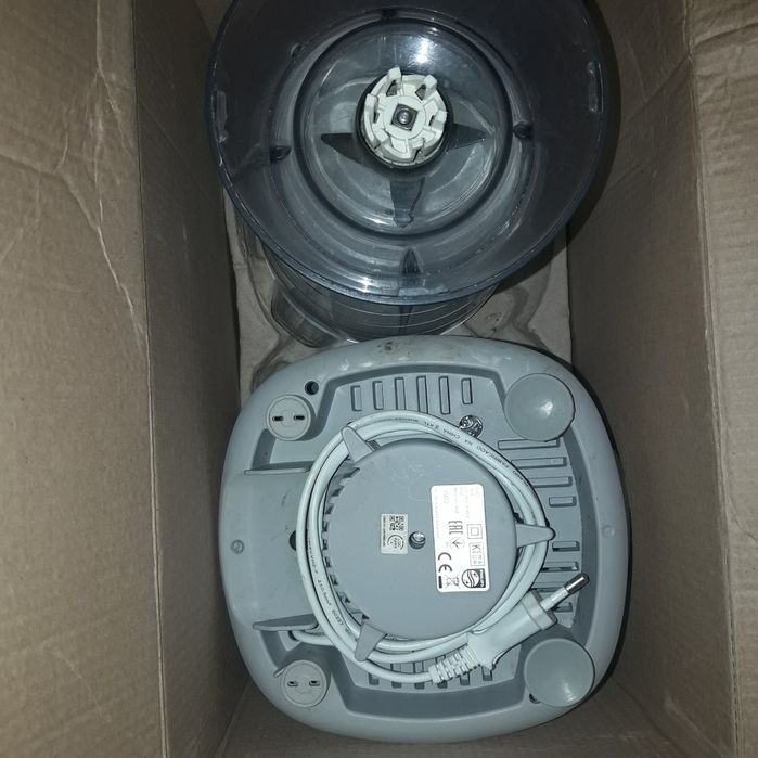 Продам  Блендер Philips HR2052