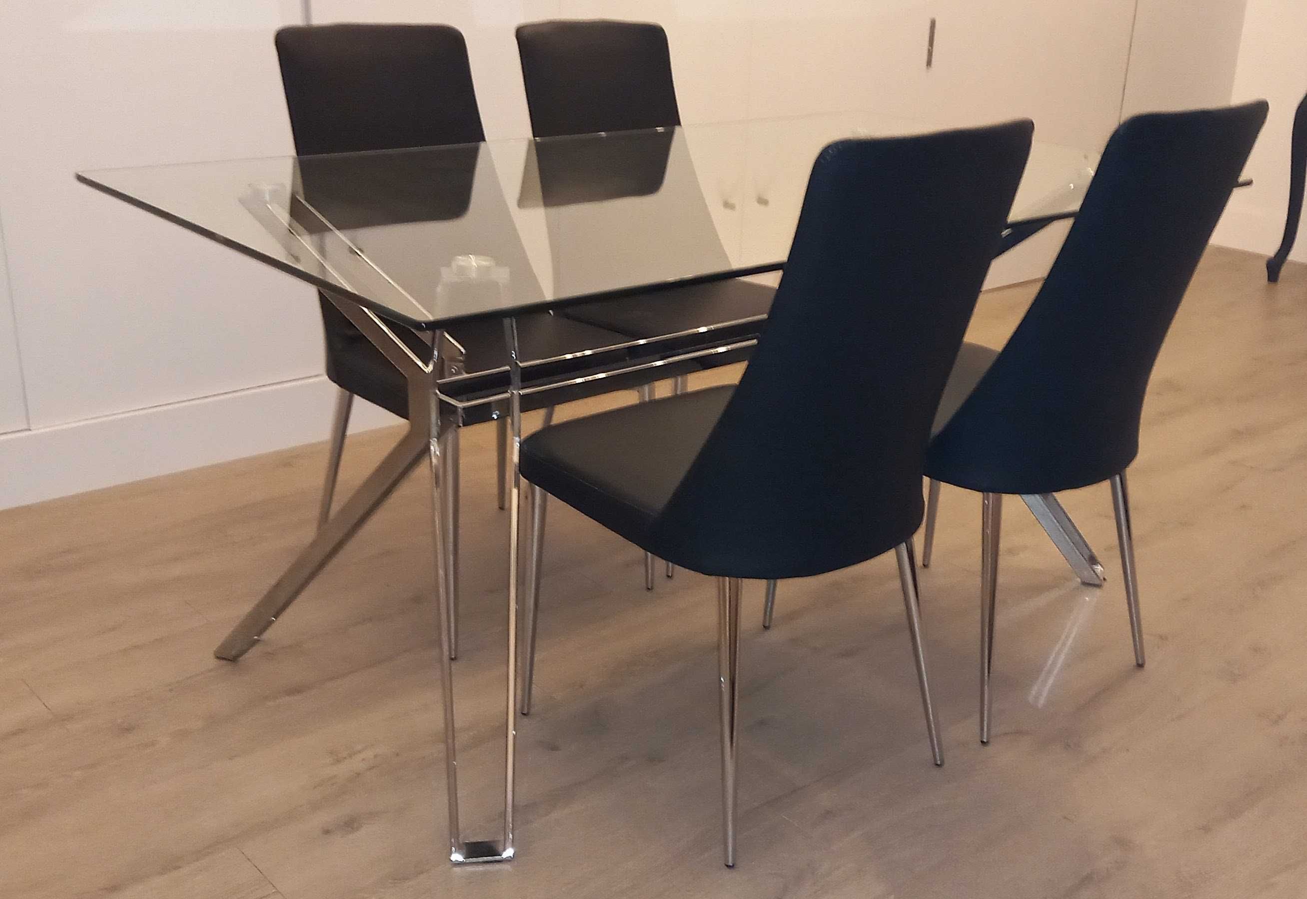 Conjunto de mesa vidro com 4 cadeiras