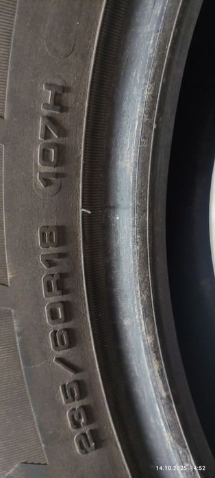 Продам зимові шини 235/60R18.