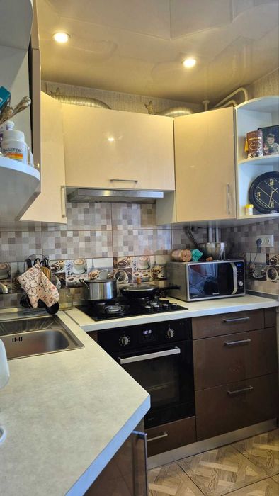 *ПРОДАЖ 3х кімн. кв-ри в Дніпровському р-ні, по вул. Днепровське шоссе