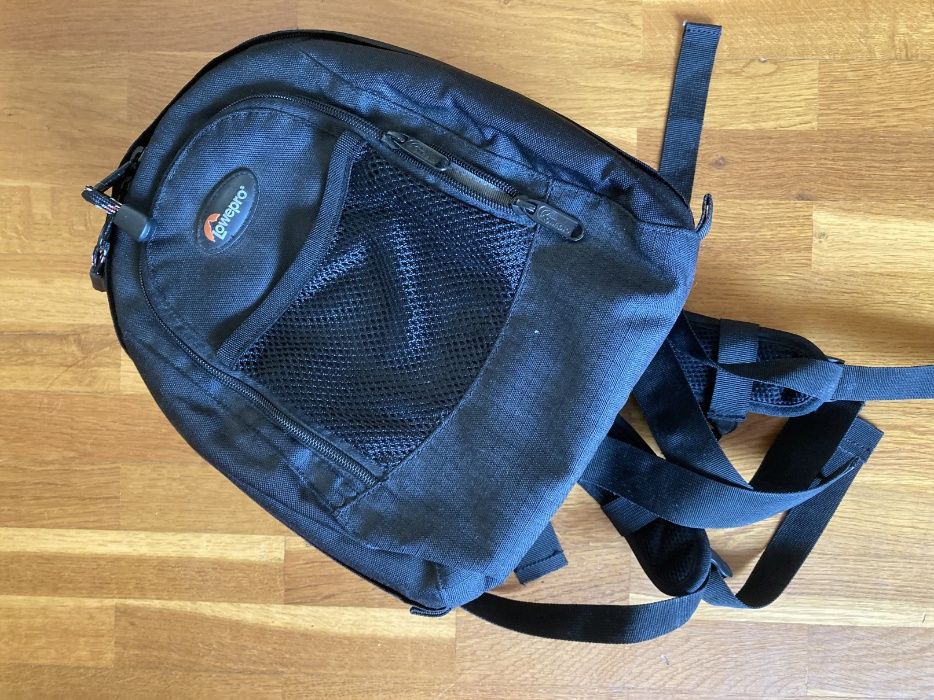 Mochila Lowepro Micro Trekker 100