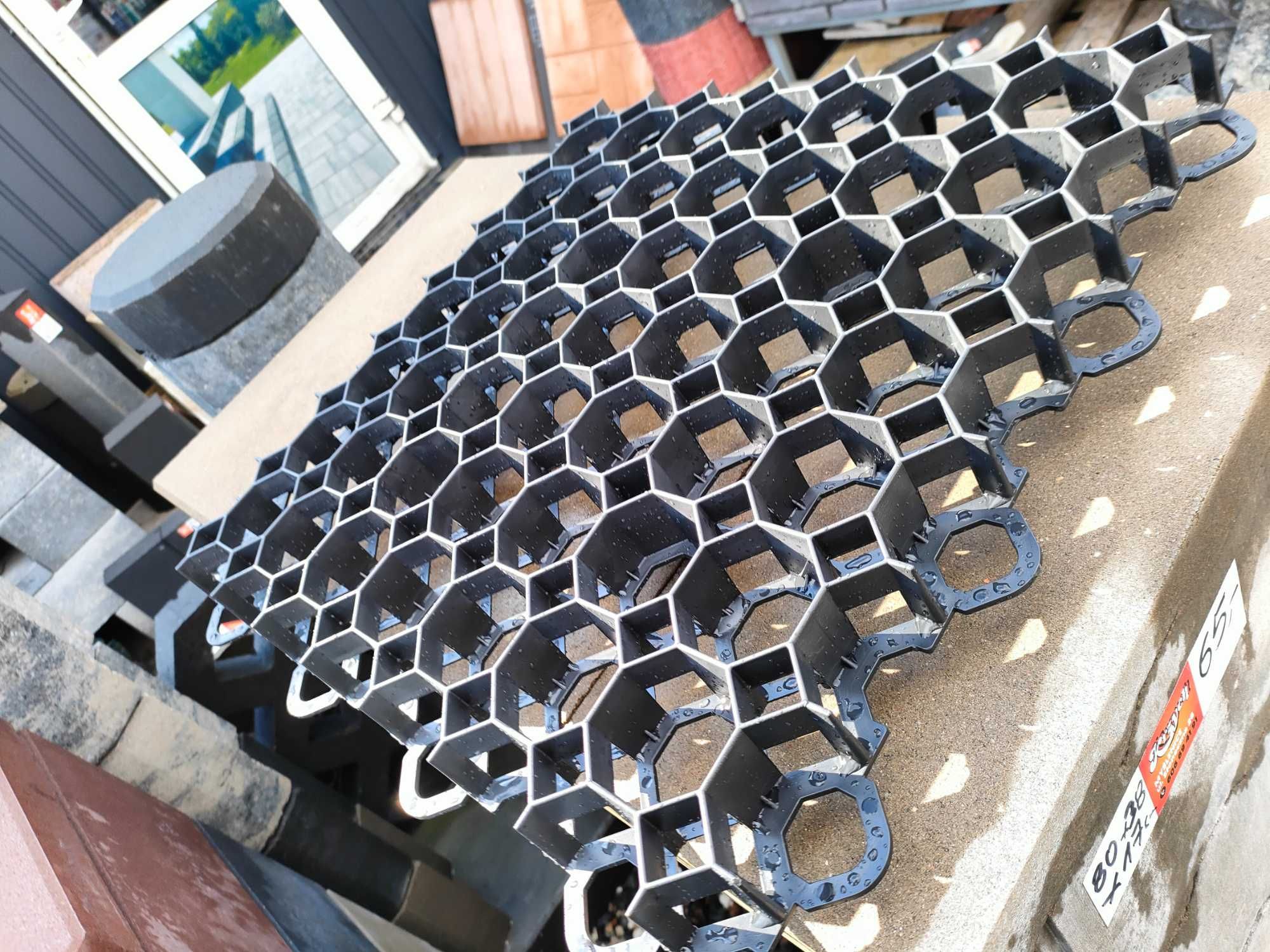 Kratka plastikowa parkingowa pod robota trawnikowa 50x50
