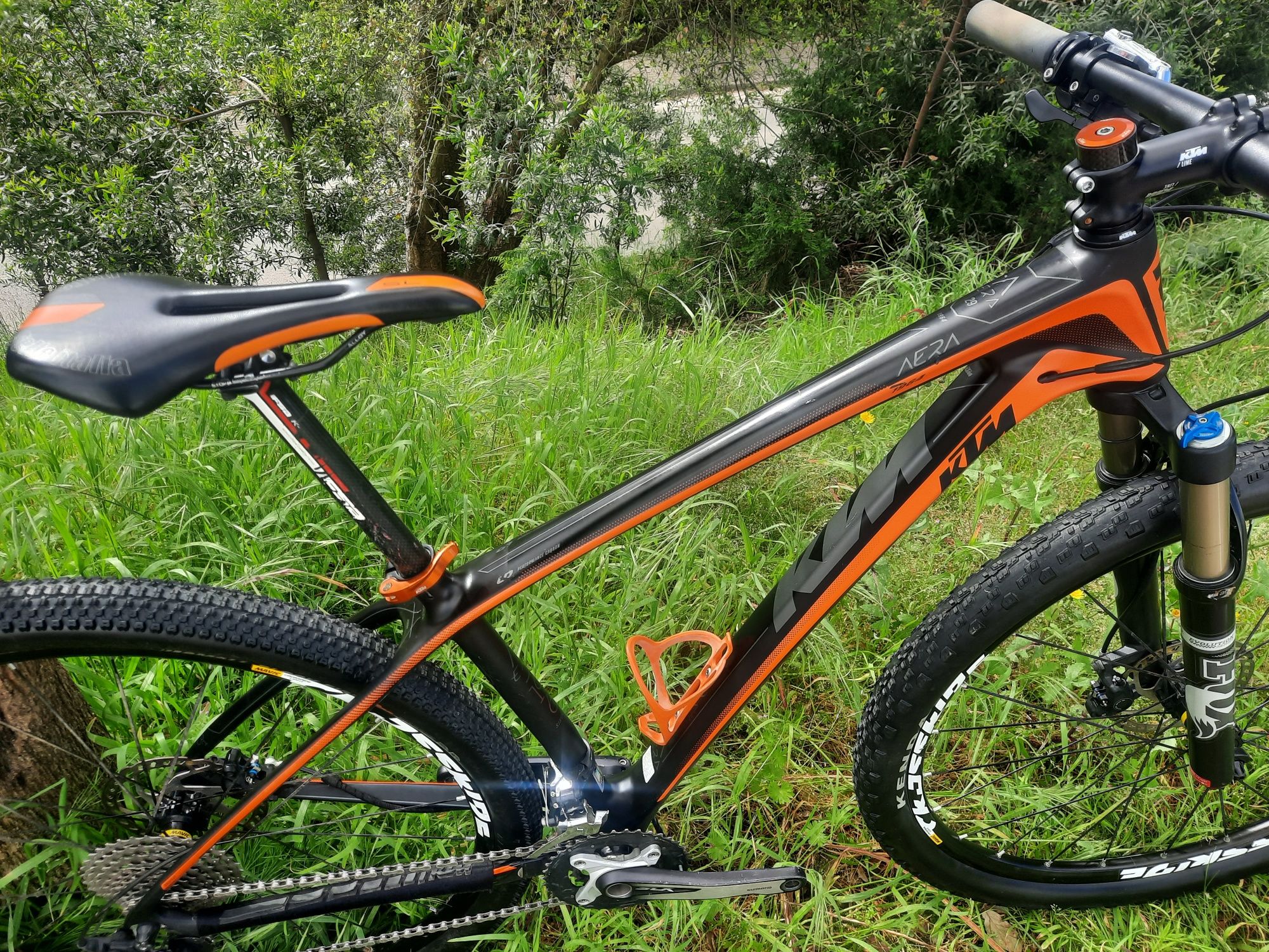 Ktm aera 29 carbono com fox mavic e xt