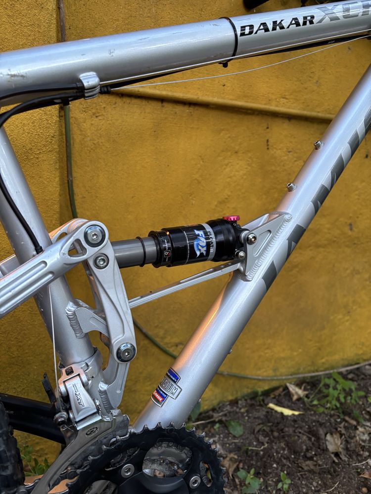 Bicicleta Btt suspensão total
