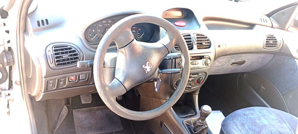 Nissan Micra 1.2 gasolina Regorosamente nova