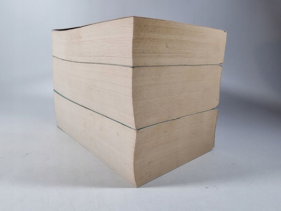 Dwór Cierni i Róż 1-3 / Skrzydeł i Zguby / Mgieł i Furii / Maas