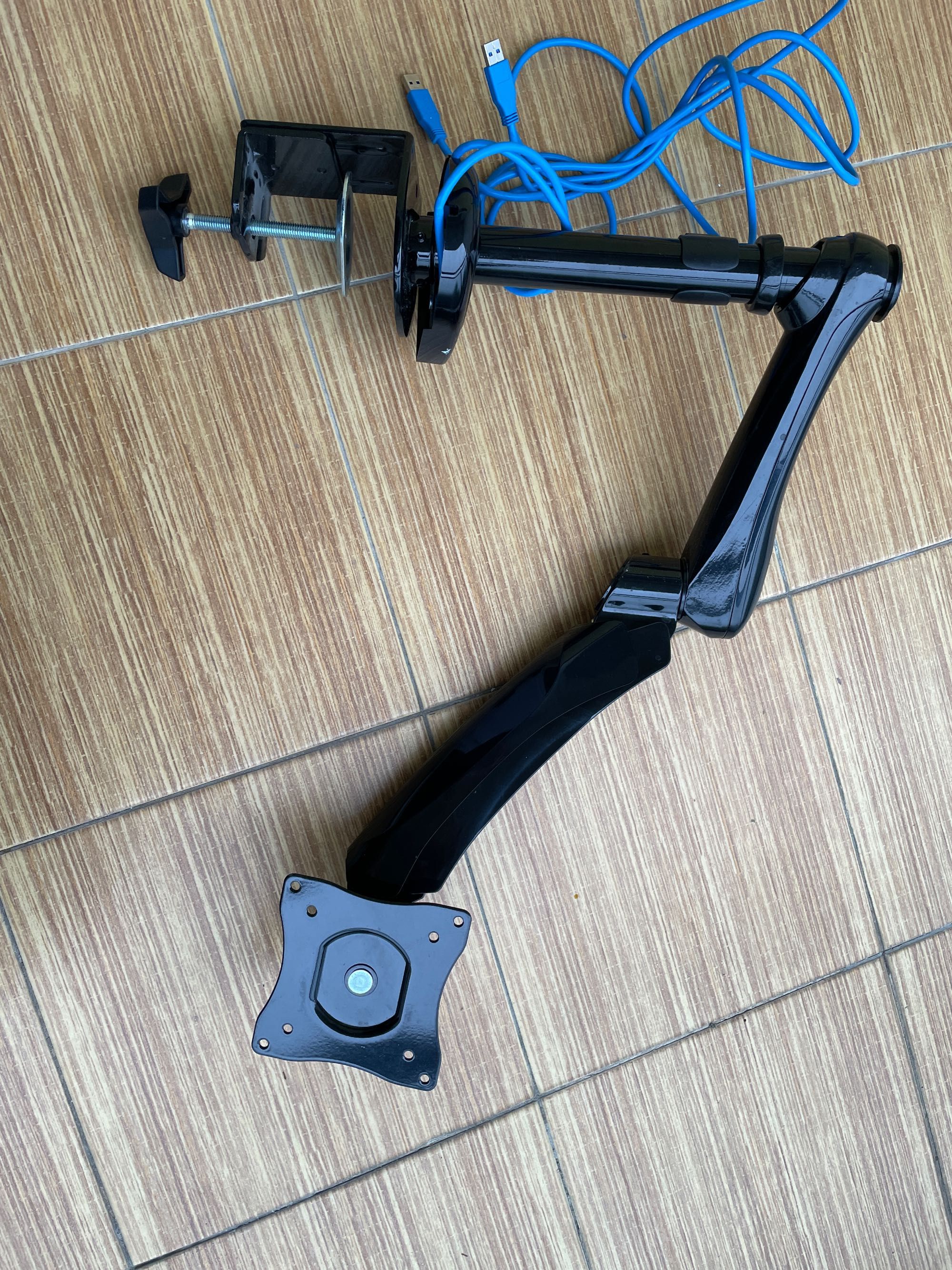 MACLEAN BRACKET uchwyt do monitora ramię + USB 3.0