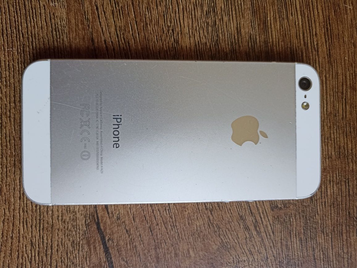 iPhone 5s 16gb z pudełkiem