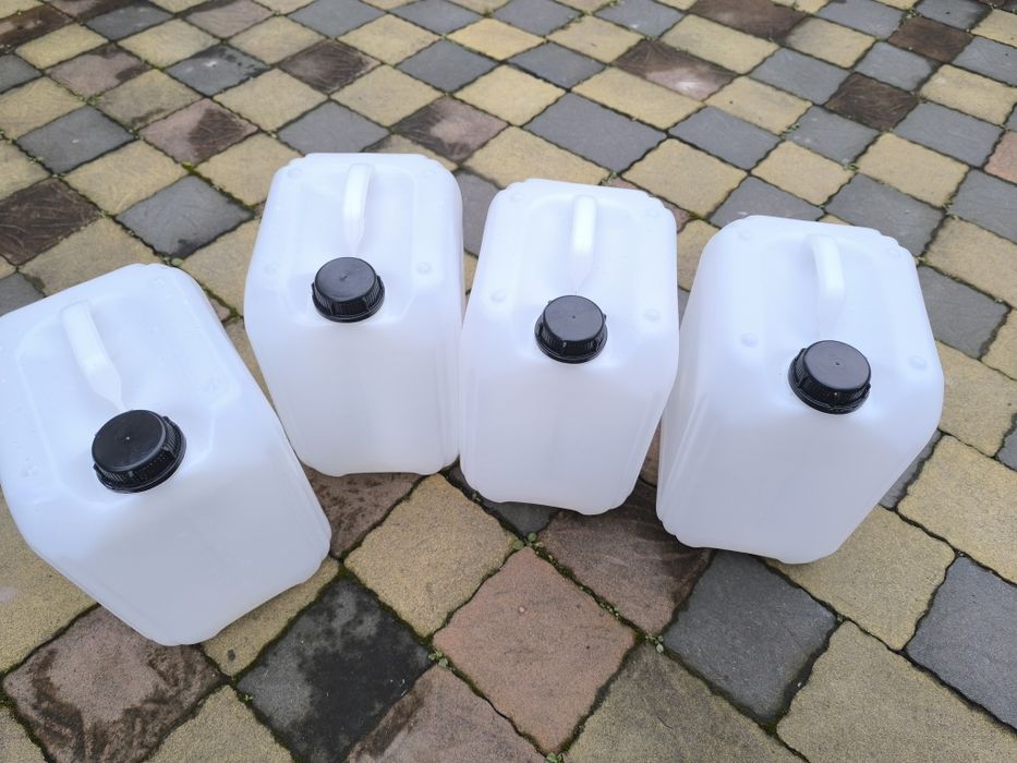 Каністри 10 літрові