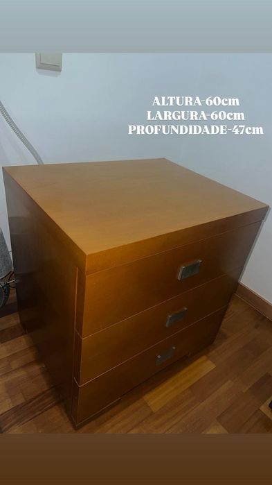 Mobília em madeira "faia" em excelente estado