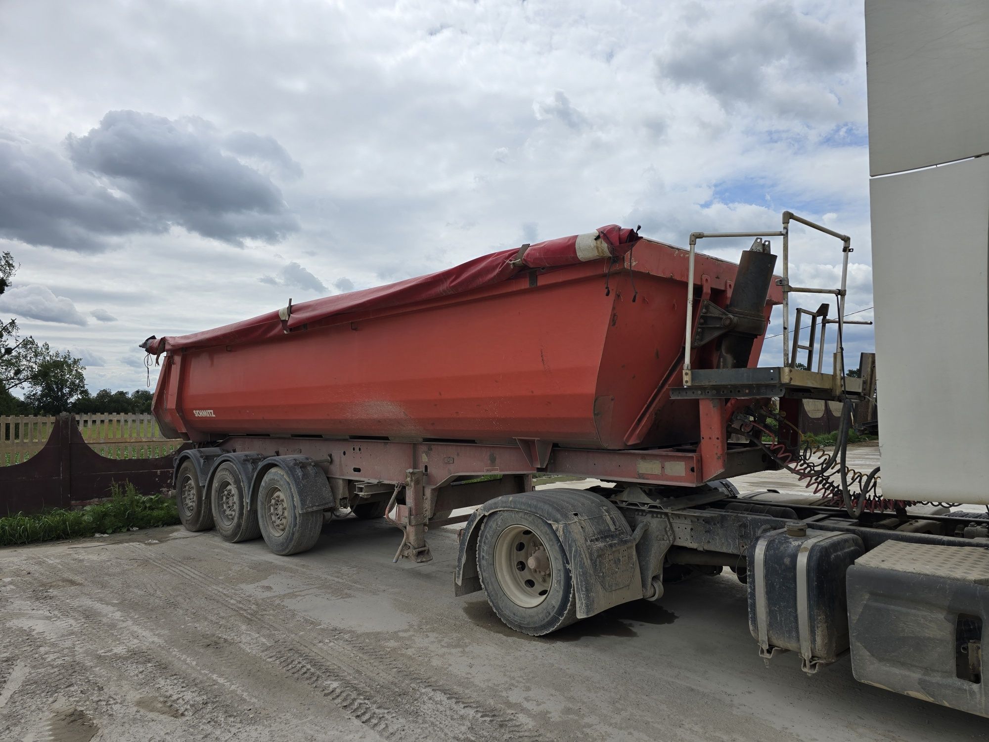 Naczepa wywrotka Schmitz 28m3