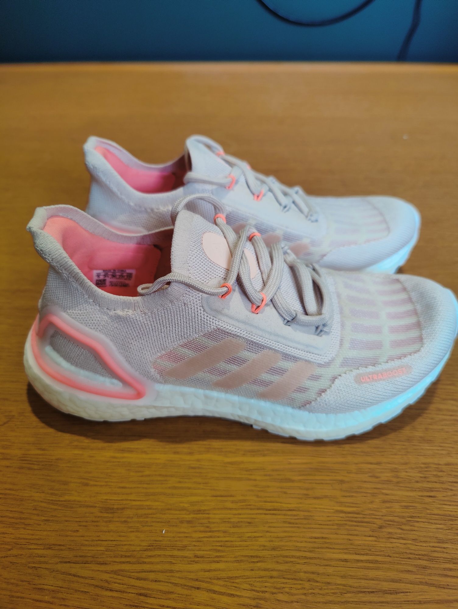 Buty sportowe Adidas ultraboost S.RDY 36