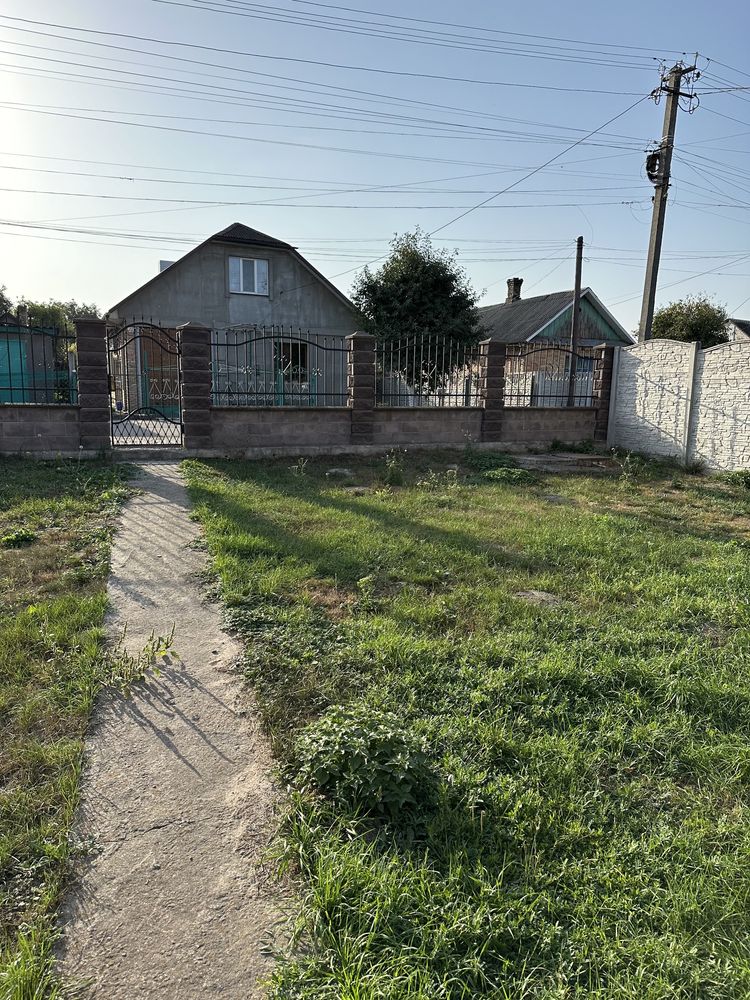 Продам будинок американку на великій земельній ділянці