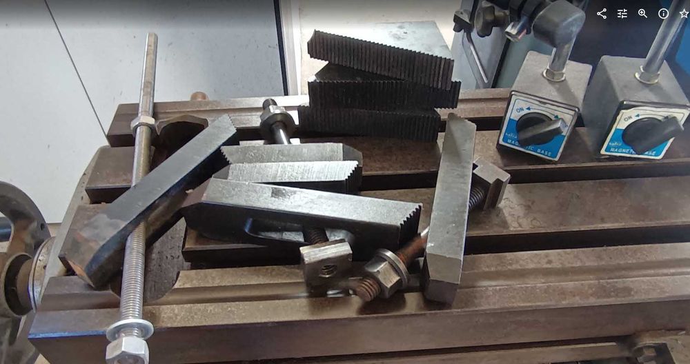 Fresadora MAXIMART 1-1/2 VS – Cursos 740×310×400 mm