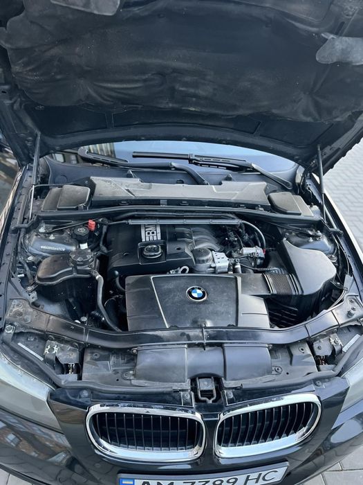 Продам BMW 320i E91 2009 року_у гарній комплектації