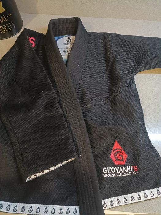 Kimonos usados  de vários tamanhos