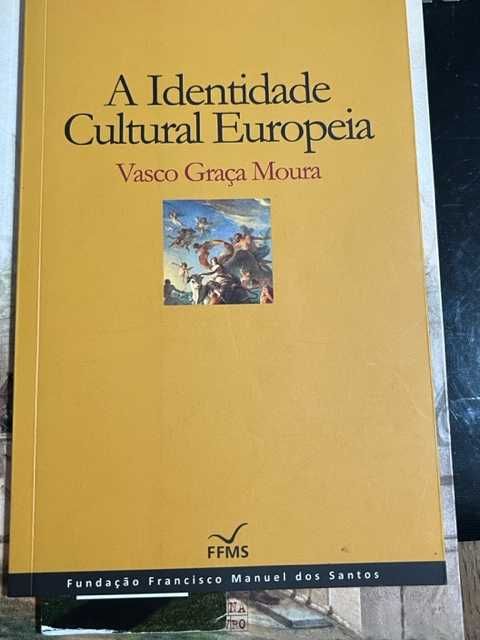 Livros diversos em bom estado