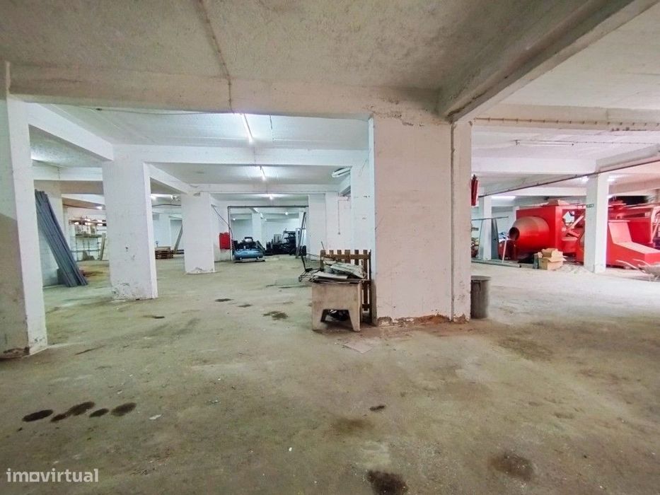 Armazém para Venda em Sintra