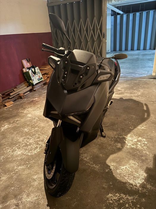 XMAX 2023 como nova