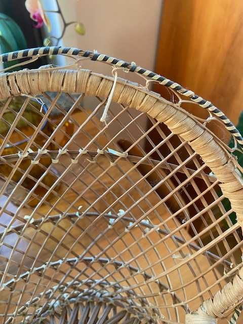 Pleciony fotel (kwietnik)