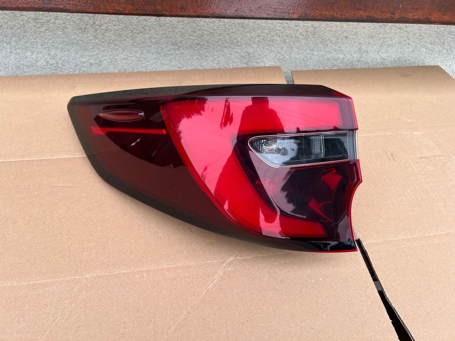 TOYOTA COROLLA XII E21 LIFT 22+ KOMBI LED LEWA TYLNA LAMPA ORYGINAŁ