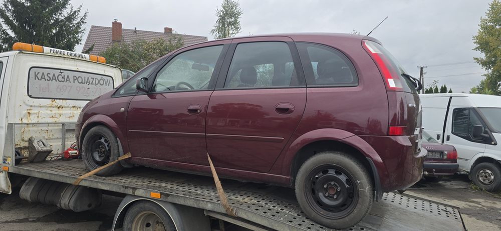 Drzwi zderzak klapa panel sanki Opel Meriva  części