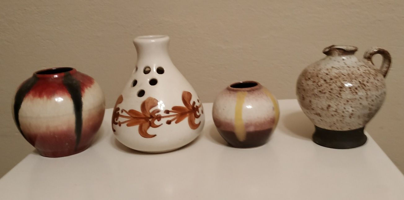 Wazoniki ceramiczne 4 sztuki.