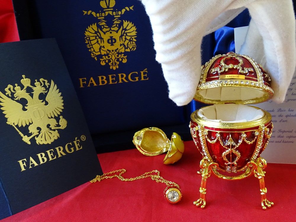 czerwono-złote jajko fabergé