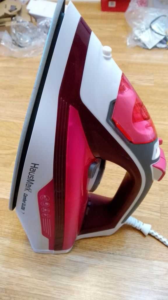 Утюг HausMark SI-3050B