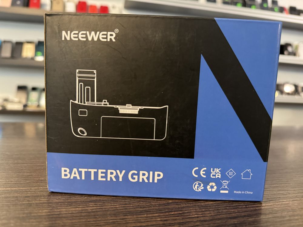 NEEWER BG-E8 Replacement Battery Grip for Canon Poznań Długa 14