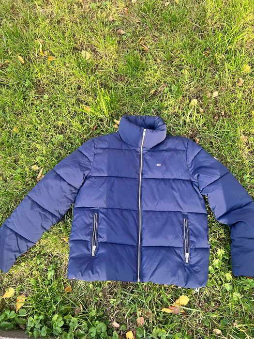 Куртка-пуховик темно-синього кольру на блискавці дві кишені на блискав