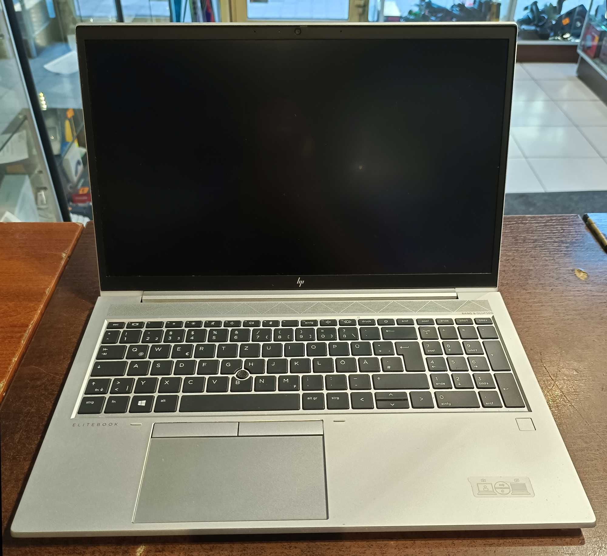 LAPTOP HP ELITEBOOK 855 G8/AMD Ryzen 5 5650U/256GB SSD/8GB RAM/Win 10