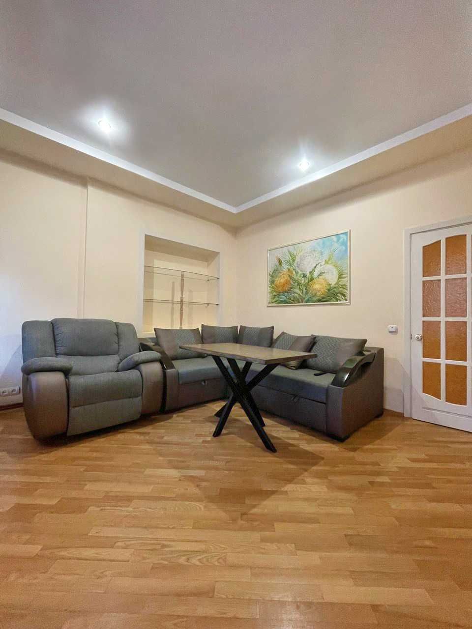Продаж 3-кімнатної квартири 79.8 кв. м., вул. В. Городецького