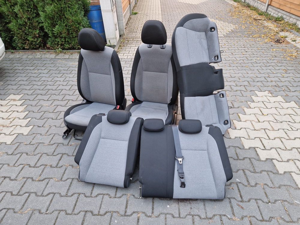 Fotele komplet foteli do Hyundai I20 Roczniki od 14-20