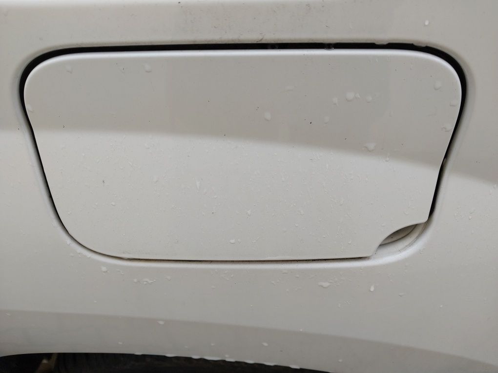 Renault kangoo maxi / long klapka wlewu paliwa kompletna i błotnik