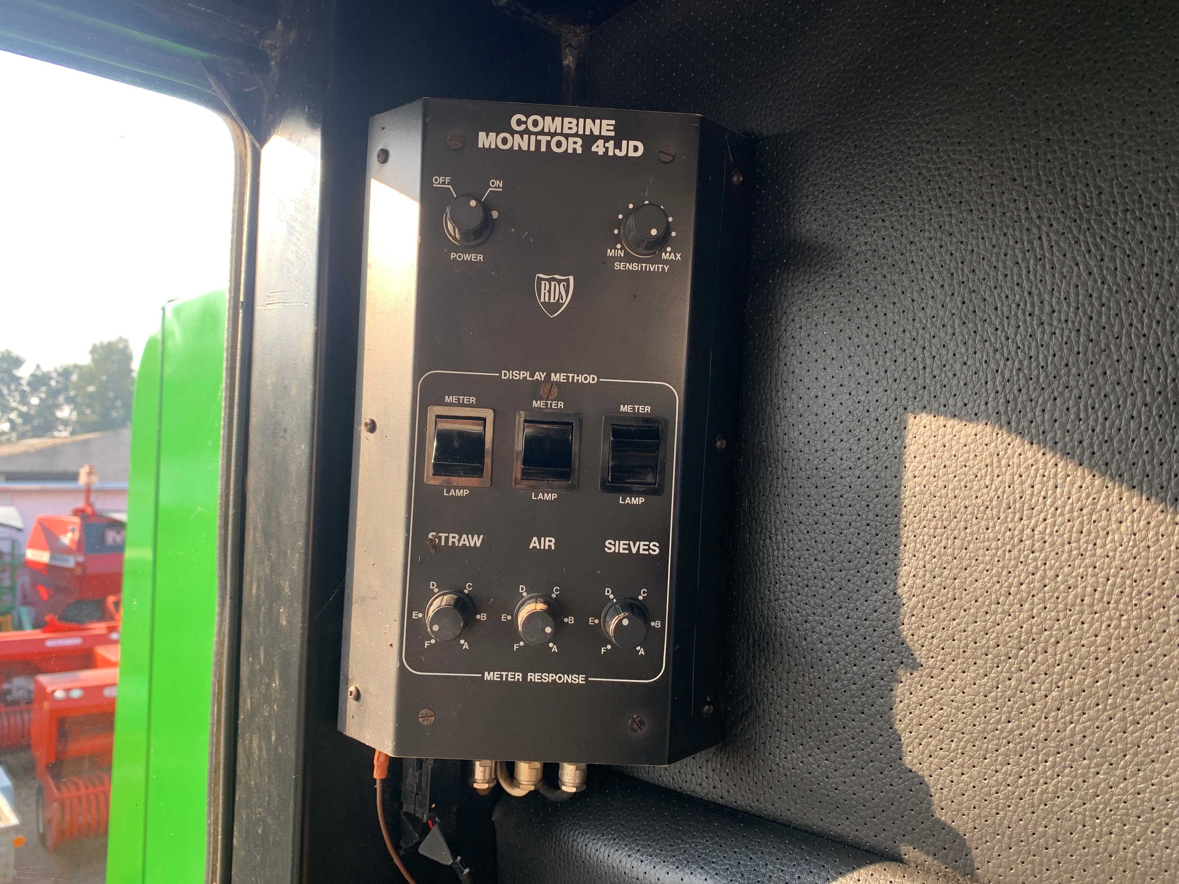 Комбайн John Deere 1075 жатка 4,25м