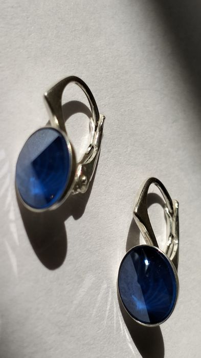 srebrne kolczyki z kryształkami swarovskiego