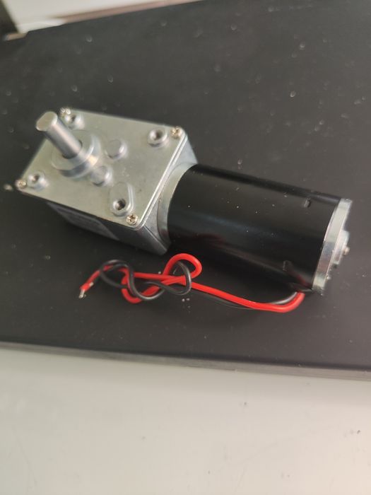 Silnik DC z reduktorem 80 RPM 12 DC